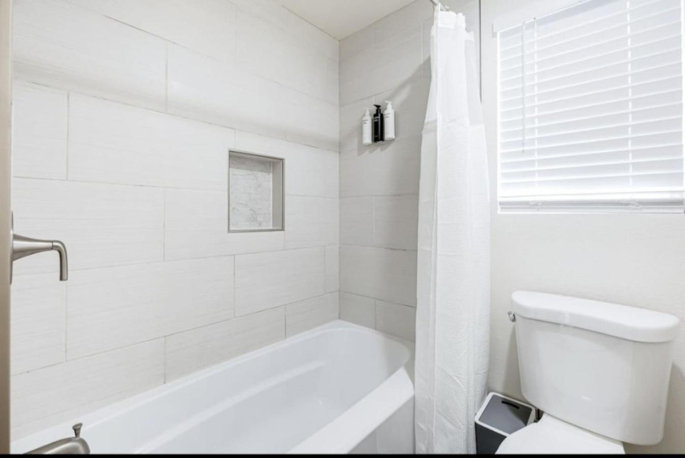 Apartment Bridge Pool Min To Downtown Freeways Beaches *