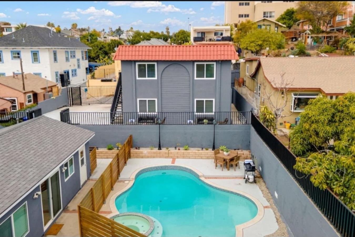 Bridge Pool Min To Downtown Freeways Beaches Apartment