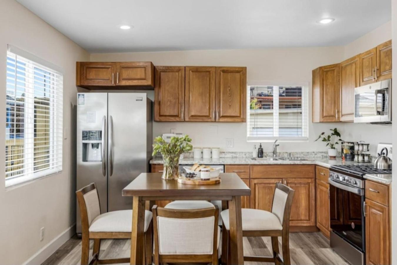 Apartment Bridge Pool Min To Downtown Freeways Beaches *